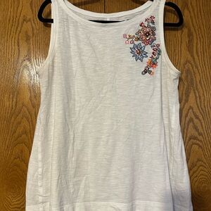 Loft Embroidered White Tank Top size medium
